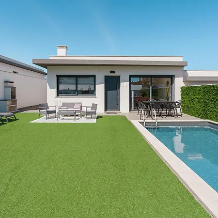 Aqua Villa, With Jacuzzi And Private Pool Сasa de vacaciones *
